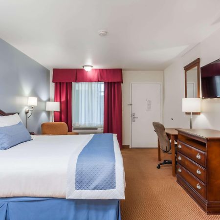 Days Inn By Wyndham Hampton Eksteriør billede
