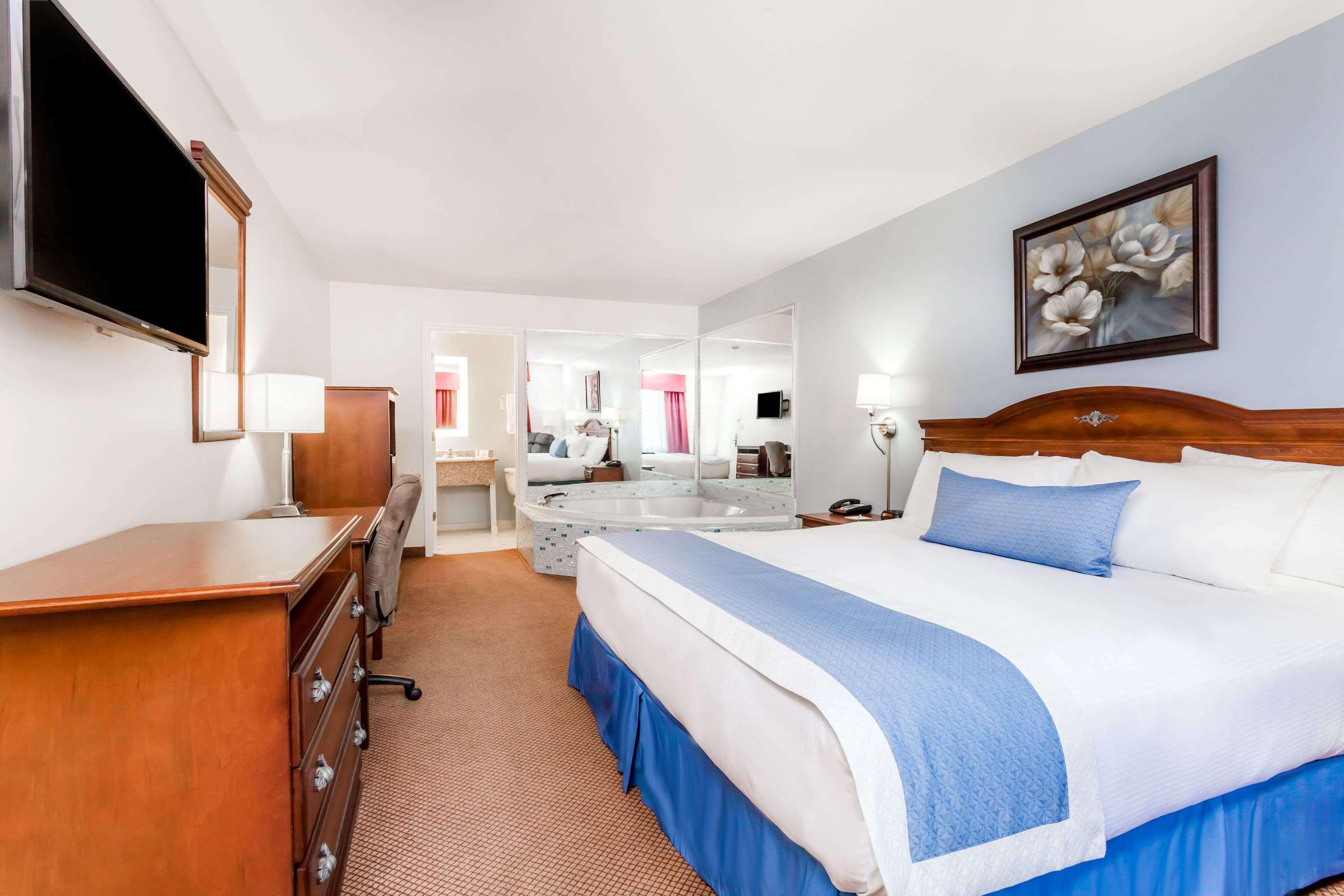 Days Inn By Wyndham Hampton Eksteriør billede
