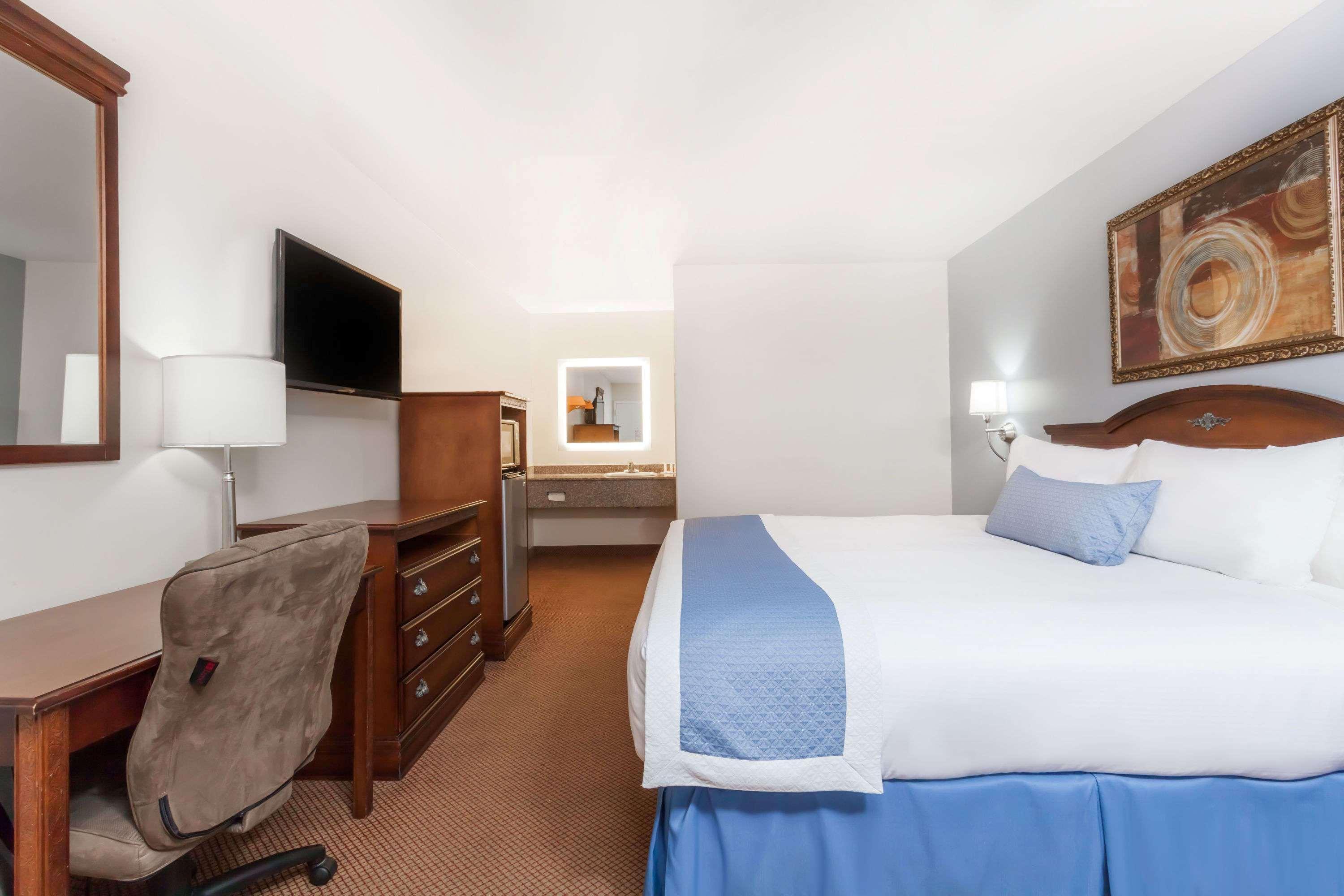 Days Inn By Wyndham Hampton Eksteriør billede