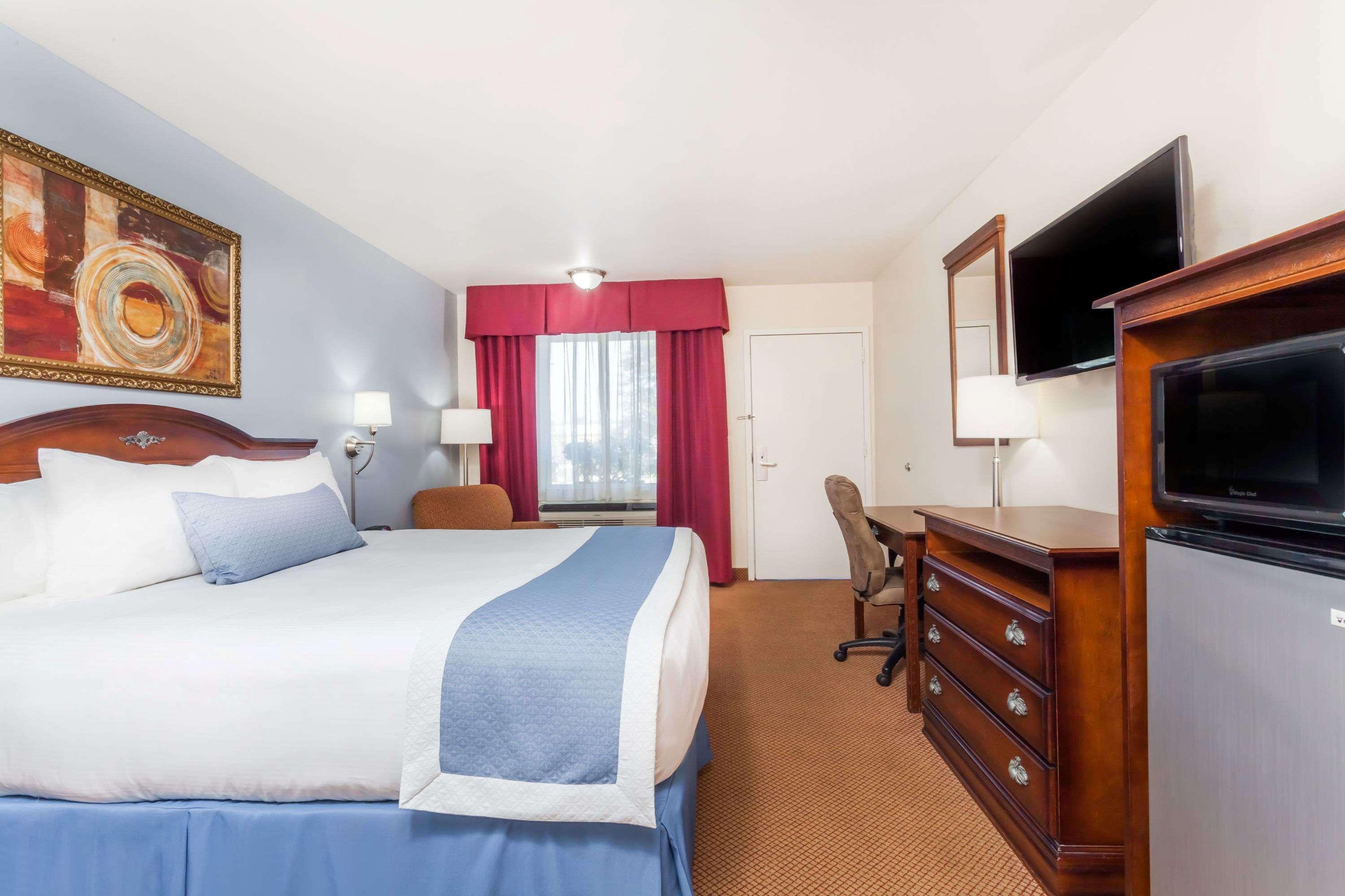 Days Inn By Wyndham Hampton Eksteriør billede