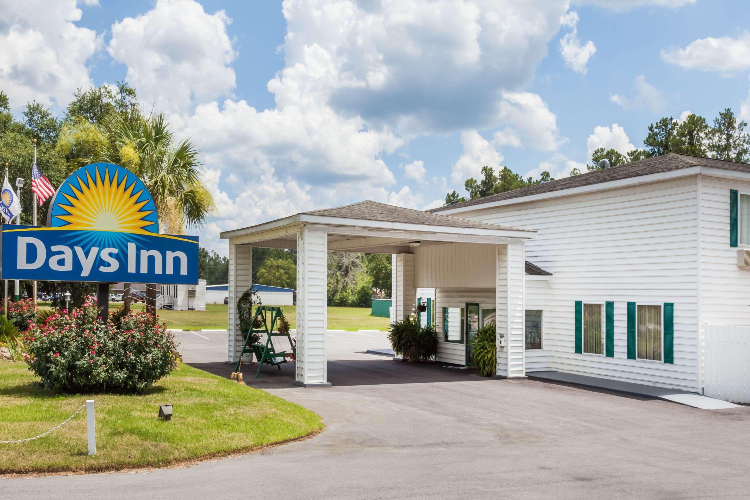 Days Inn By Wyndham Hampton Eksteriør billede