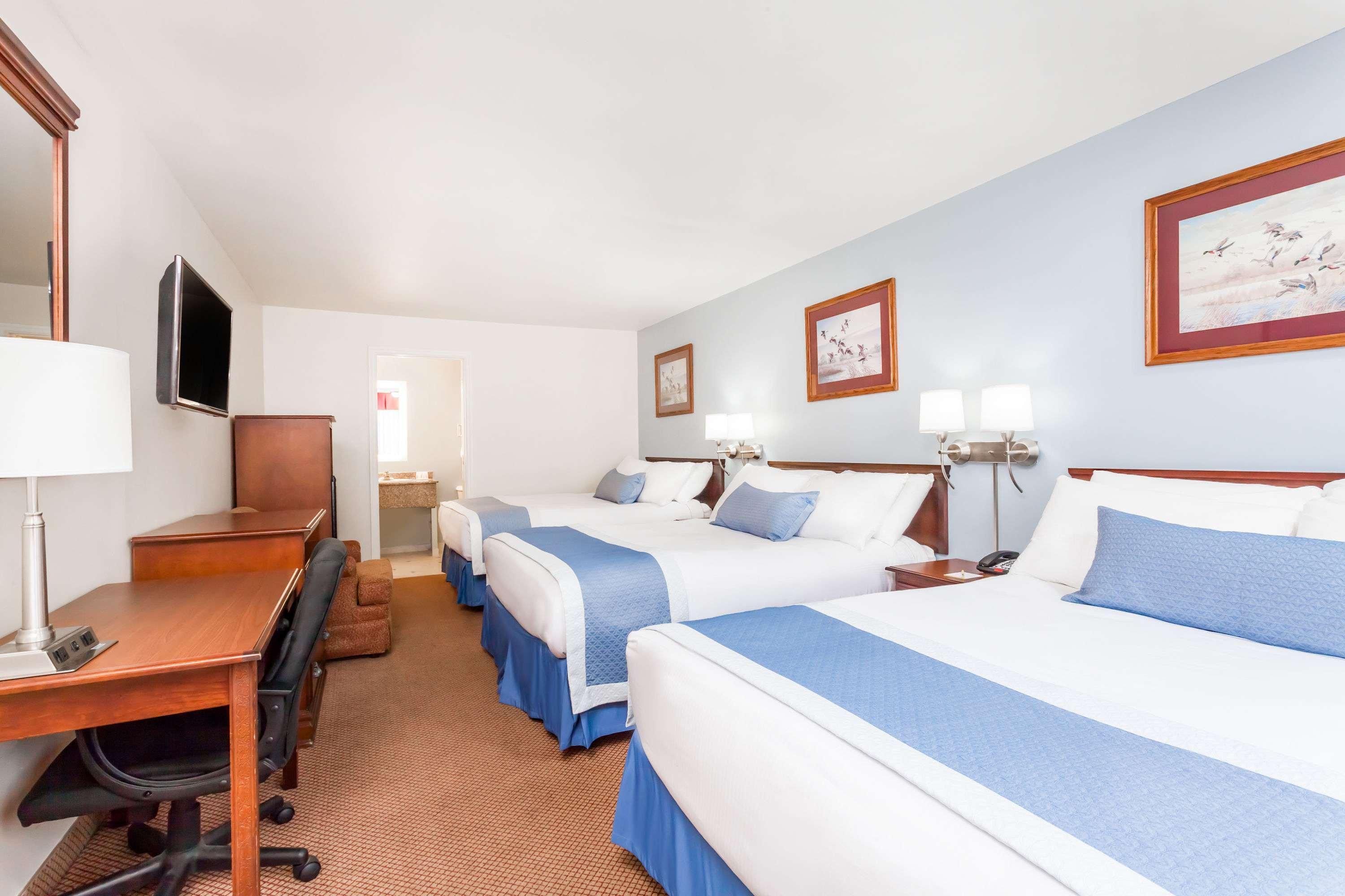 Days Inn By Wyndham Hampton Eksteriør billede