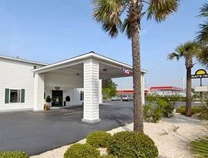 Days Inn By Wyndham Hampton Eksteriør billede